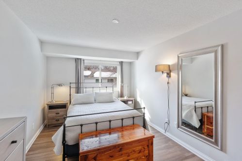 1715 Hickory Hl Dr, Saint Paul MN  55122-2412 exterior