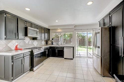 5004 Holbrook St, Anaheim CA  92807-1011 exterior