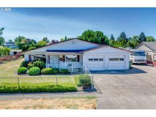300 Mission Dr, Newberg, OR 97132-1673