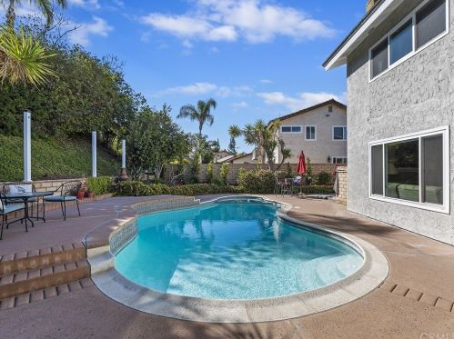 6718 Rycroft Dr, Riverside CA  92506-5315 exterior