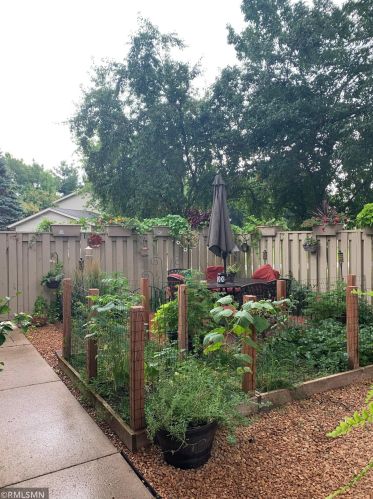 1056 Carmel Ct, Saint Paul MN  55126-5877 exterior