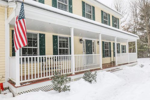 2 Deer Hollow Dr, Amherst, NH 03031-1808