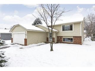 800 Aspen Cir, Saint Paul, MN 55109-1003