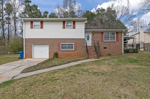 2297 Chestnut Log Loop, Lithia Springs, GA 30122-3524