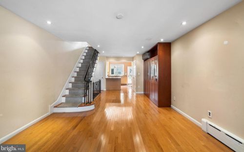 910 Greenwich St, Philadelphia, PA 19147-6319