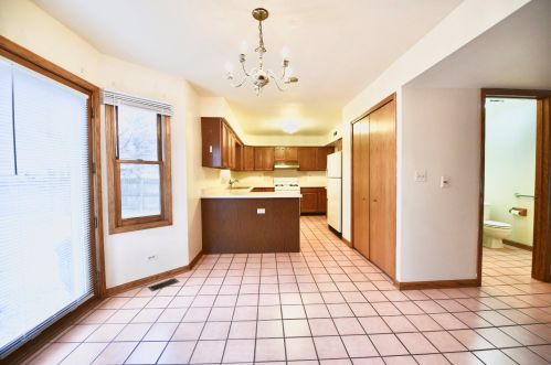 1639 Terri Cir, Naperville IL  60563-0454 exterior