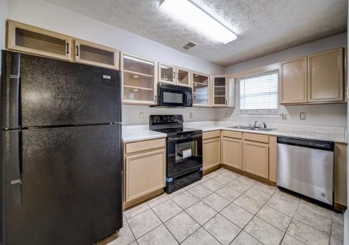 6560 Wellington Chase Ct, Lithonia, GA 30058-6491