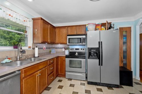 2329 Fairgreen Dr, Cincinnati OH  45238-3230 exterior