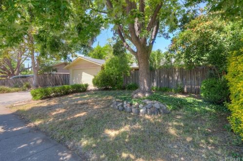 1254 Calla Ln, Chico, CA 95926-7304