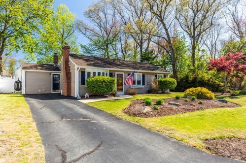 39 Star St, Warwick, RI 02888-4234