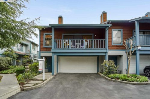 3221 Monika Ln, Hayward, CA 94541-3465