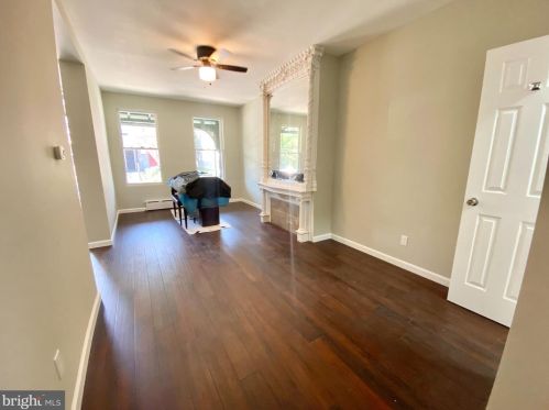 929 43rd St, Philadelphia, PA 19104-1269