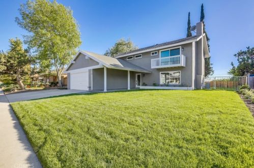 516 Buttonwood Dr, Brea, CA 92821-3524