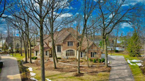 227 Fiala Woods Ct, Naperville, IL 60565-6369
