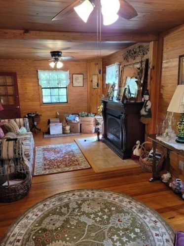 734 Ruby Ridge Dr, White Stone, GA 30175-2128