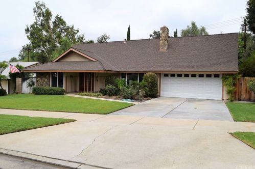 801 Apache Trl, Riverside CA  92507-6037 exterior