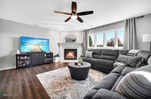 10514 Lynn Dr, Orland Park, IL 60467-8975