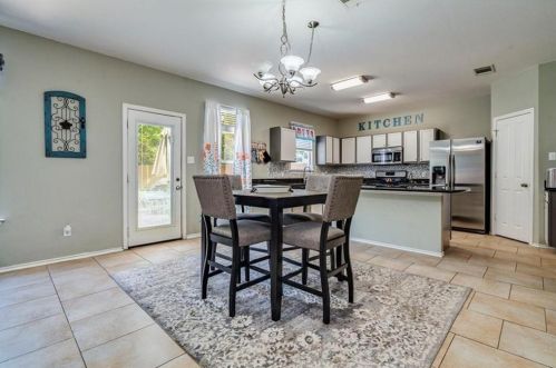 132 Trinity Dr, Uhland TX 78640-4330 exterior