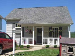 445 December Ln, Morgantown WV  26508-4245 exterior