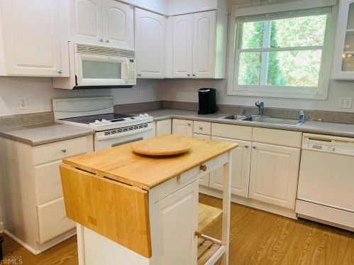 115 Rose Rd, Cleveland, GA 30528-1772