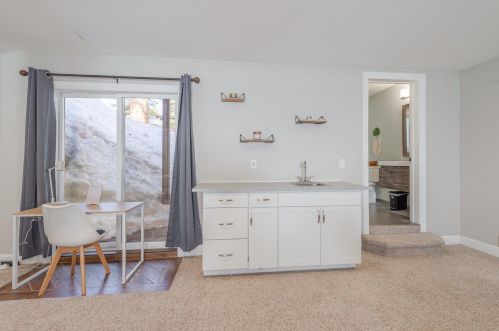 10655 Snowshoe Cir, Truckee CA  96161-2007 exterior