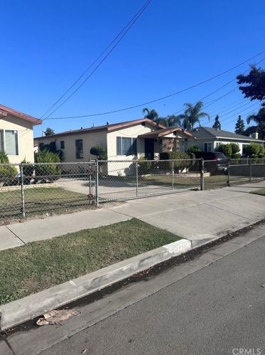 2127 126th St, Compton, CA 90222-1209