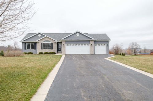 10448 Kuehl Ct, Hillcrest, IL 61068-9752