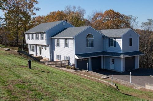 26 Silver Pond Rd, Waterbury, CT 06716-1055