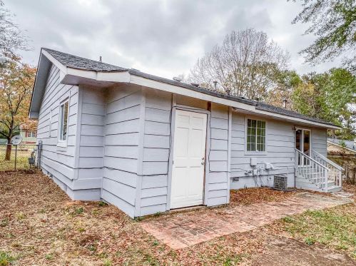 3267 Creekwood Dr, Rex GA 30273-2117 exterior