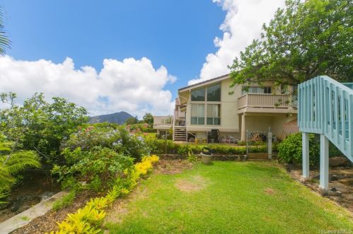 1069 Kaumoku St, Honolulu HI  96825-1307 exterior