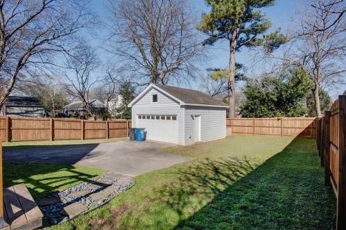 1355 Mercer Ave, Atlanta GA  30337-1516 exterior