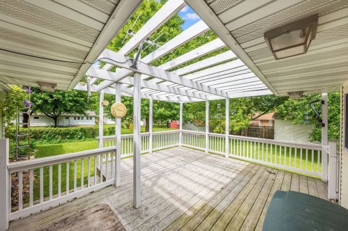 322 Maple St, Mcgirr, IL 60556-9811