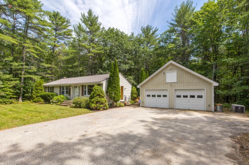 16 Alling Dr, Gray, ME 04039-9748