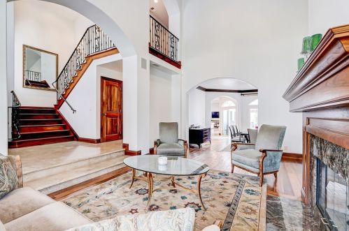 568 36th St, Manhattan Beach, CA 90266-3410