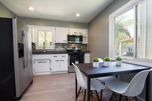 701 Merle Ave, Villa Park, IL 60181-1410