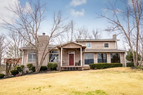 1513 Barbra Estates Dr, Seymour, TN 37865-3637