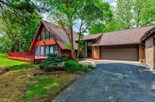 3315 Cardinal Ln, Bull Valley, IL 60098-8134