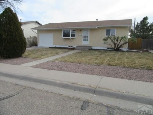 3932 Lancaster Dr, Pueblo CO  81005-3074 exterior