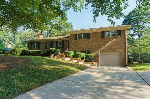 615 Evergreen Dr, Holly Springs, GA 30188-3907