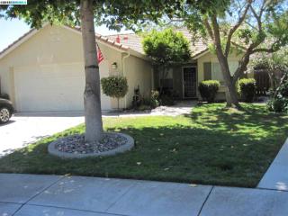 860 Mount Diablo Ave, Tracy, CA 95376-8727