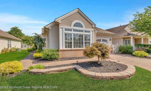 5 El Greco Dr, Lakehurst, NJ 08759-6070