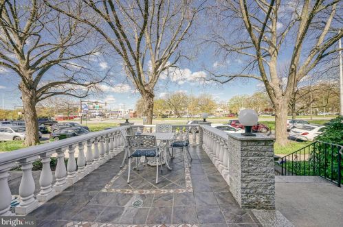 2941 Broad St, Philadelphia, PA 19148-4949