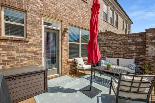 3639 Brookleigh Ln, Atlanta GA  30319-2219 exterior