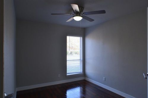 2006 Brentwood Ln, Carrollton TX exterior