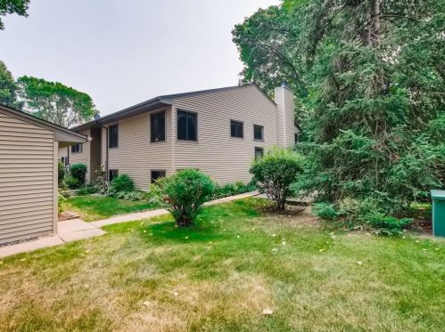 4385 Arden View Ct, Saint Paul, MN 55112-1946