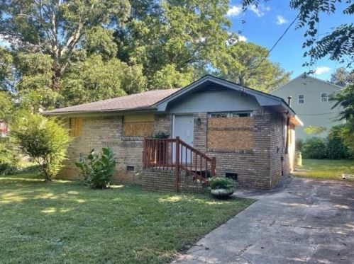 2428 Dupree Ave, Atlanta GA  30318-4756 exterior