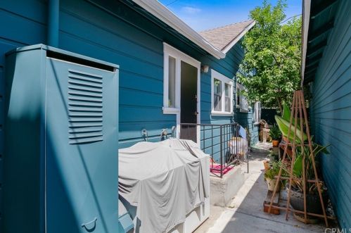 244 Kenwood St, Glendale CA  91206-4209 exterior