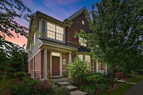2133 Apple Hill Ln, Buffalo Grove, IL 60089-6886