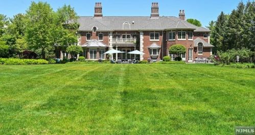 53 Mcgrath Dr, Cresskill, NJ 07626-1747