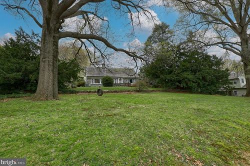 2184 Rdg Dr, Lancaster PA  17603-6150 exterior